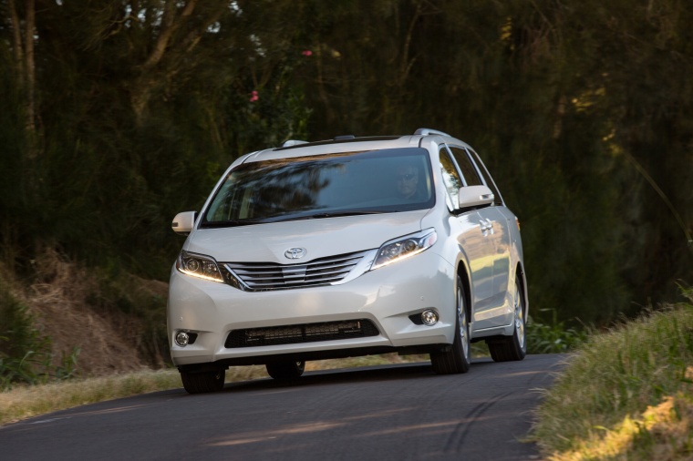 2016 Toyota Sienna Limited Picture