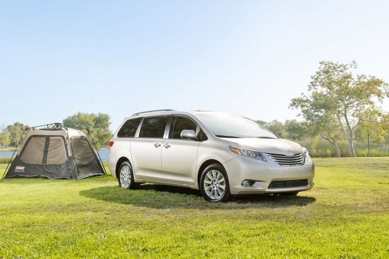 2016 Toyota Sienna Limited AWD Picture