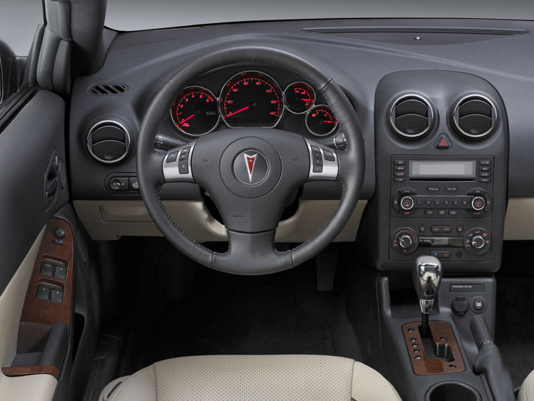 2007 Pontiac G6 Convertible Cockpit - Picture / Pic / Image