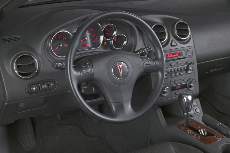 2007 Pontiac G6 Coupe Cockpit Picture