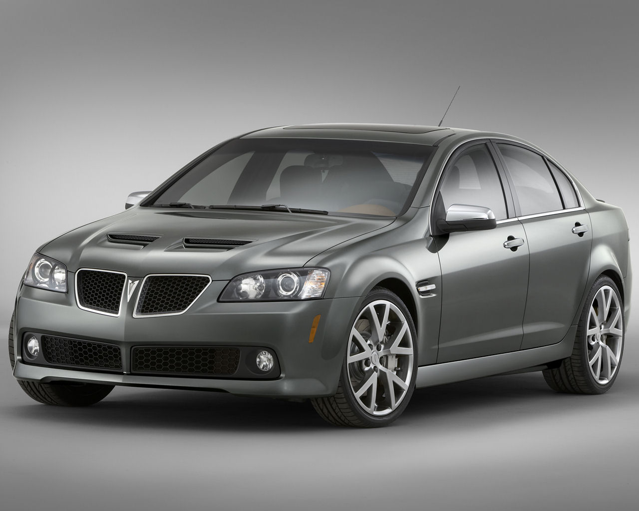 Pontiac G8 Desktop Wallpaper