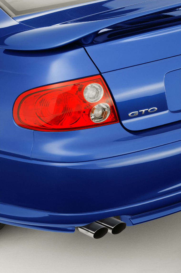 2004 Pontiac GTO Rearlight Picture