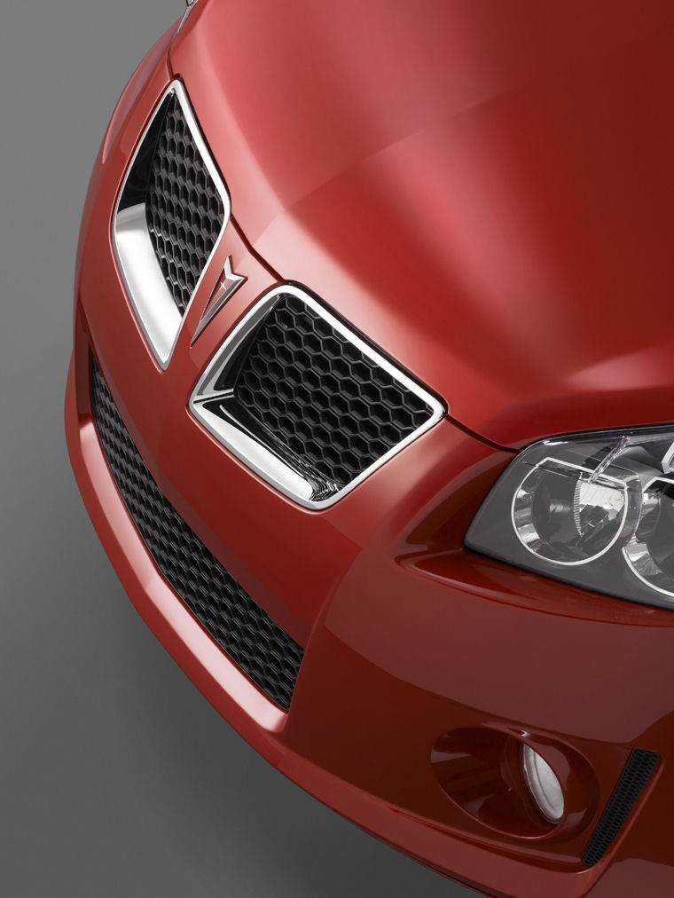 2009 Pontiac Vibe GT Front Facia Picture