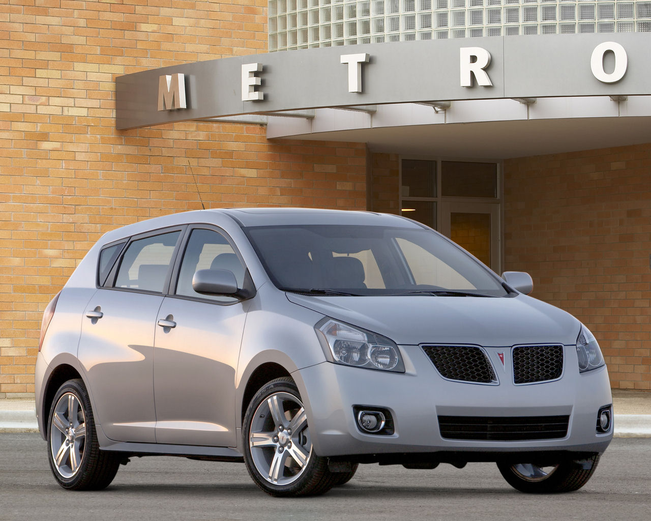 Pontiac Vibe Desktop Wallpaper