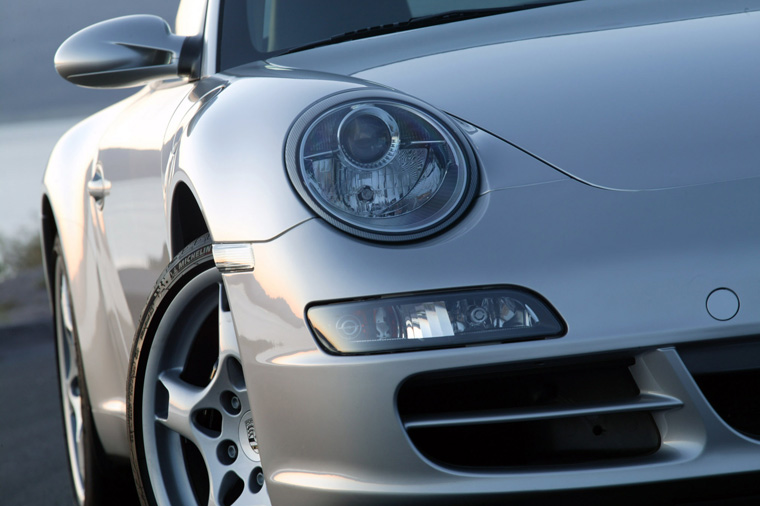 2005 Porsche 911 Carrera Headlight Picture