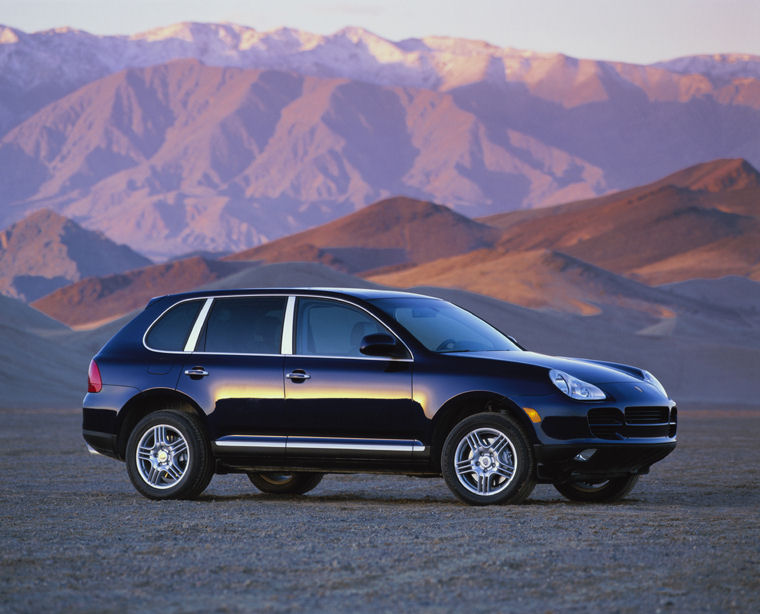 2004 Porsche Cayenne S Picture