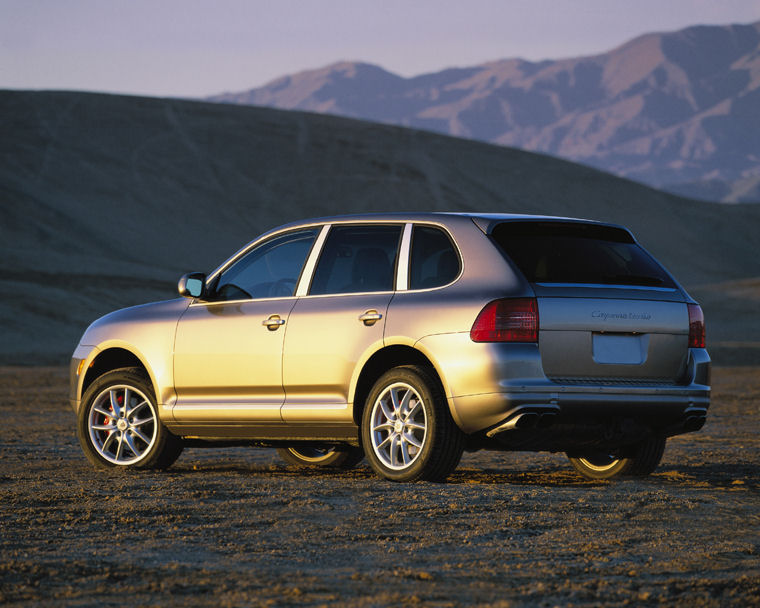 2004 Porsche Cayenne Turbo Picture