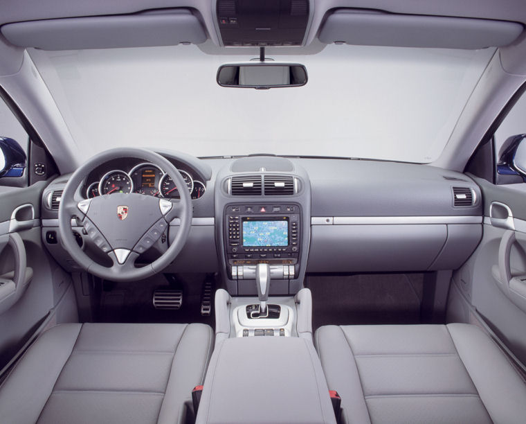 2009 Porsche Cayenne V6 Cockpit Picture