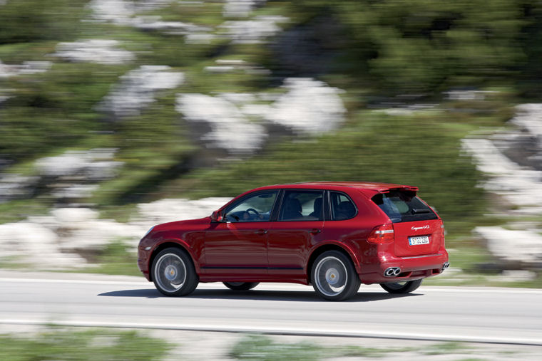 2009 Porsche Cayenne GTS Picture