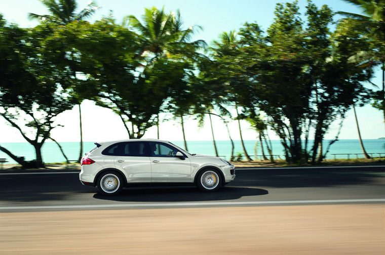 2011 Porsche Cayenne S Hybrid Picture