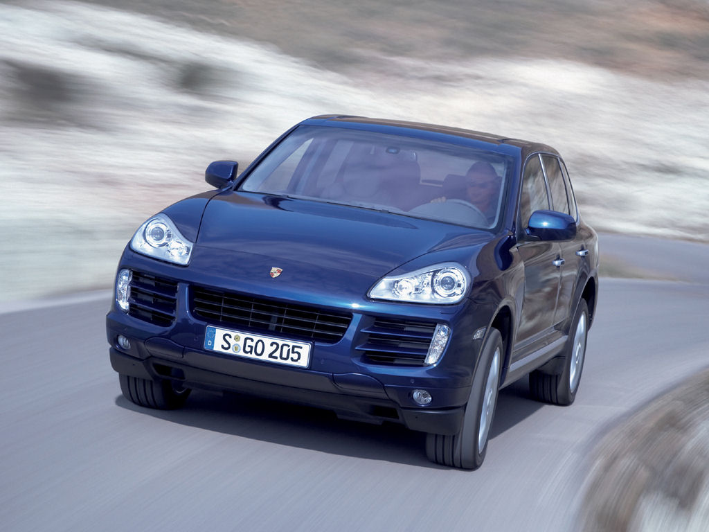 Porsche Cayenne Desktop Wallpaper