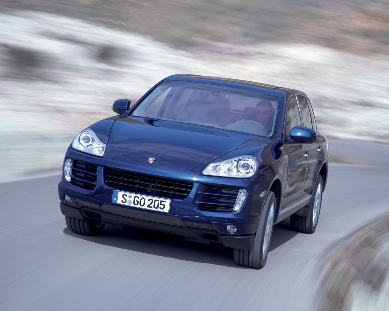 Porsche Cayenne Desktop Wallpaper