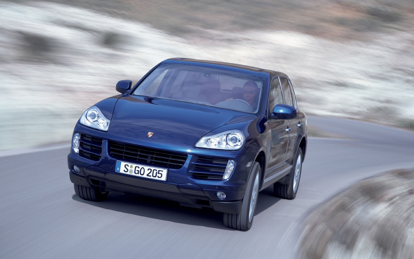 Porsche Cayenne Desktop Wallpaper