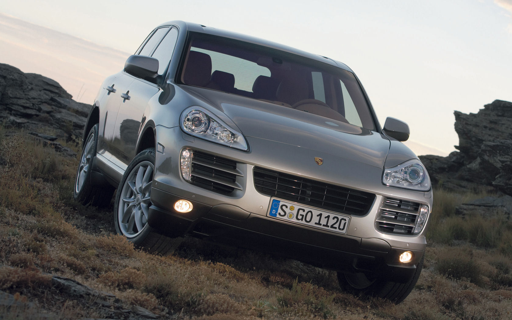 Porsche Cayenne Desktop Wallpaper