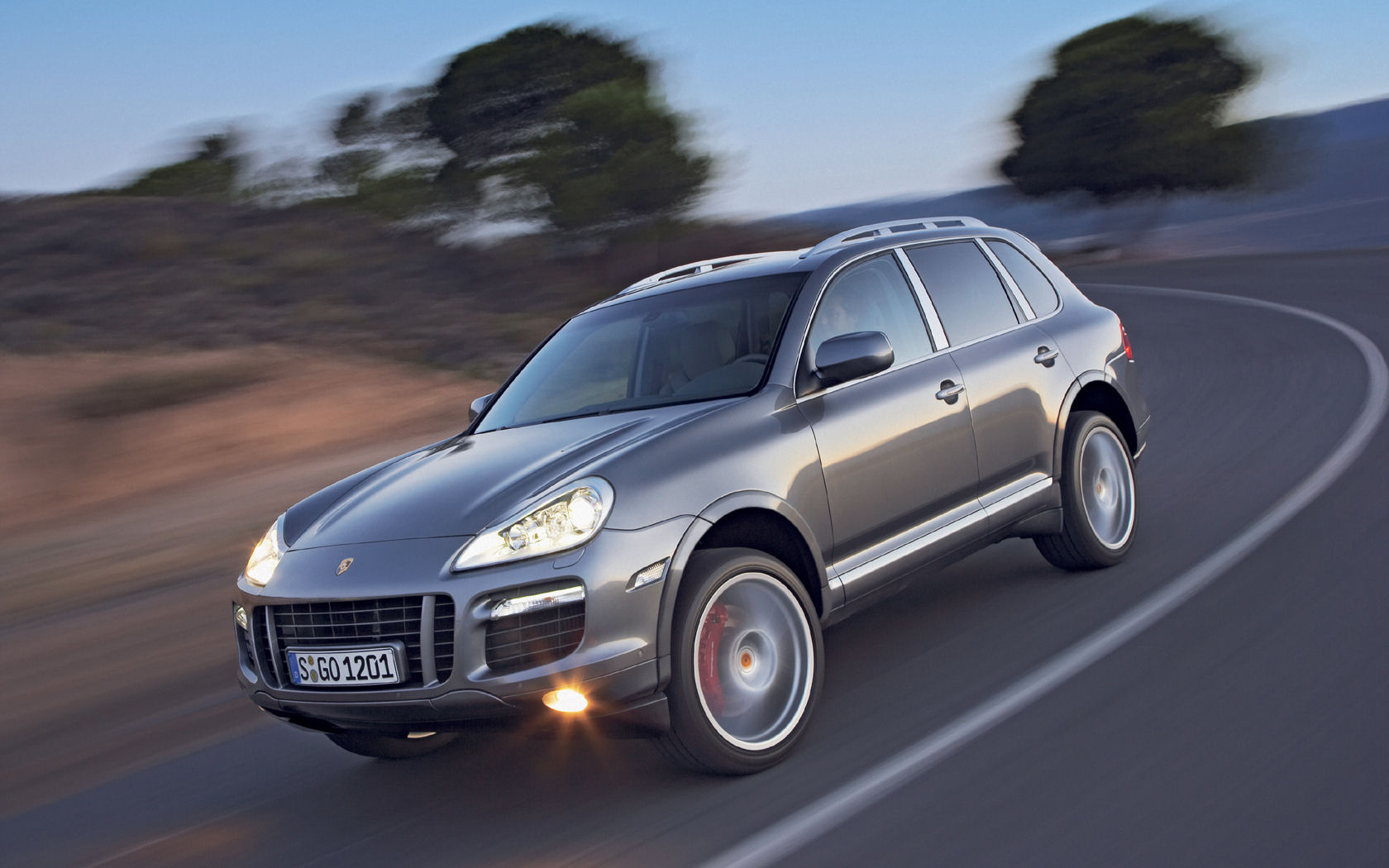 Porsche Cayenne Desktop Wallpaper