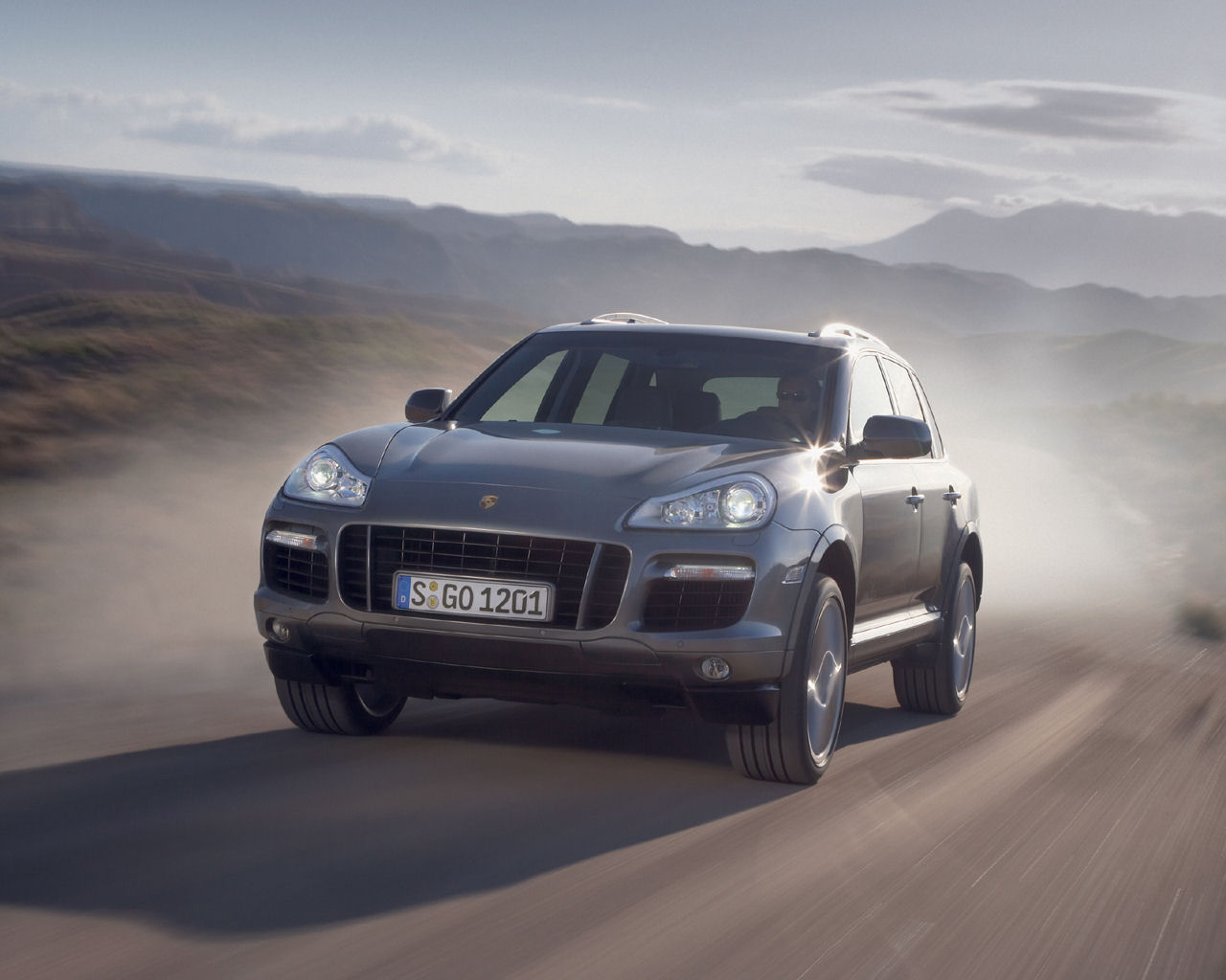 Porsche Cayenne Desktop Wallpaper