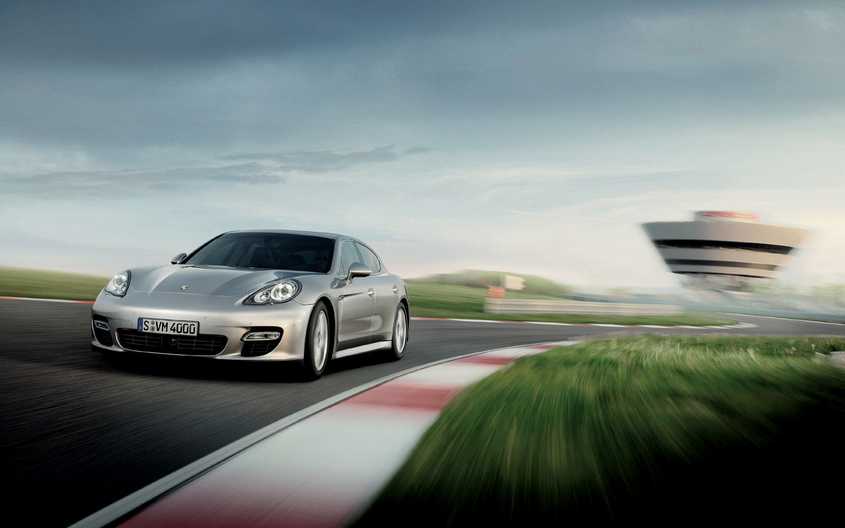 Porsche Panamera Desktop Wallpaper