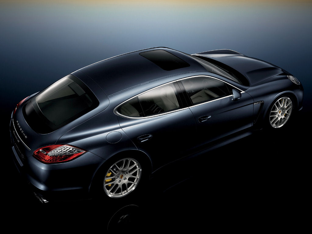 Porsche Panamera Desktop Wallpaper