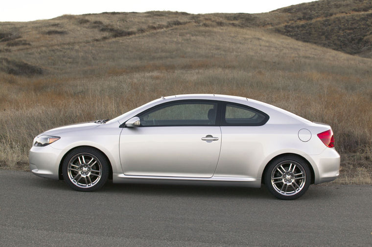 2005 Scion tC Picture