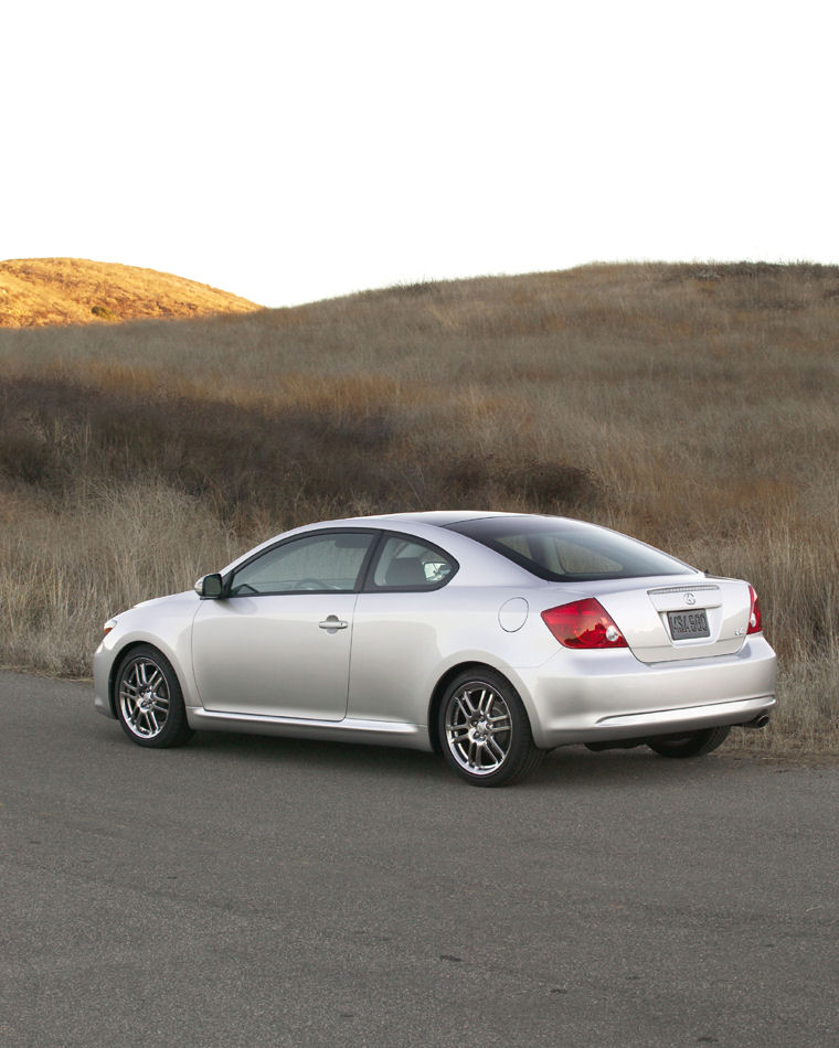 2005 Scion tC Picture