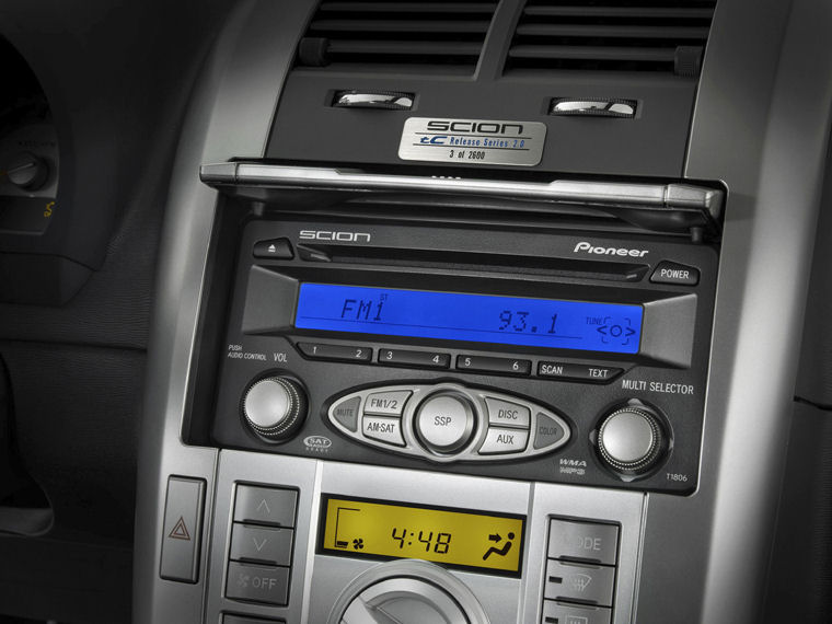 2006 Scion tC Release Series 2.0 Center Console Picture