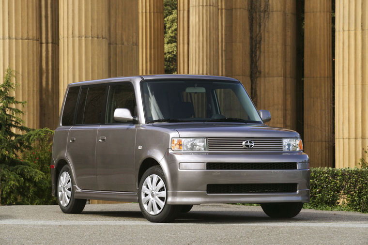 2004 Scion xB Picture