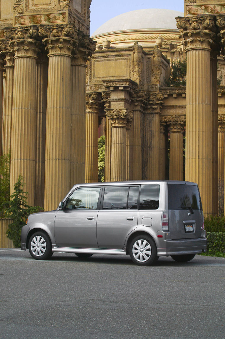 2004 Scion xB Picture