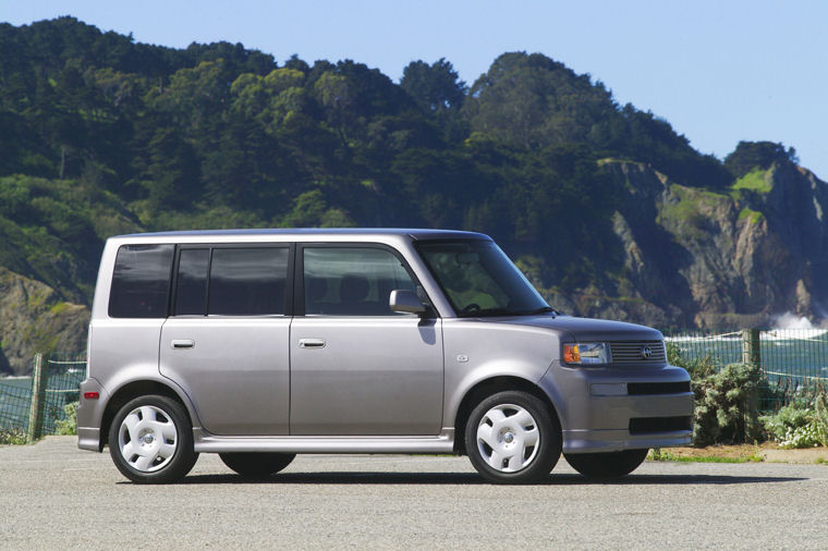 2004 Scion xB Picture