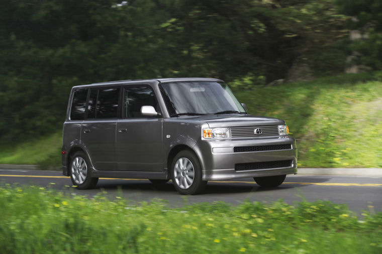 2004 Scion xB Picture