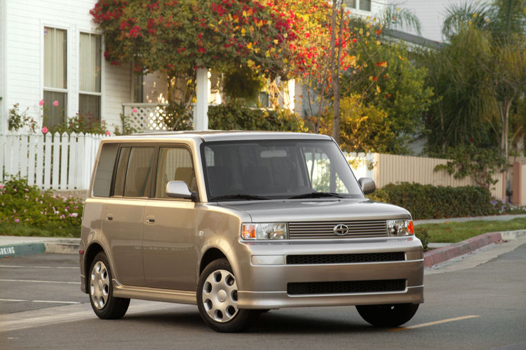 2004 Scion xB Picture