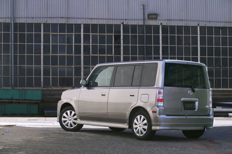 2004 Scion xB Picture