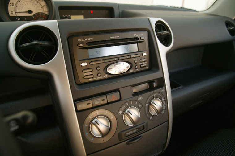 2005 Scion xB Dashboard Picture