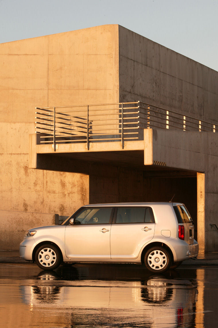 2010 Scion xB Picture