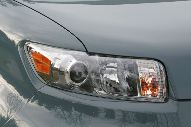 2010 Scion xB Headlight - Picture / Pic / Image