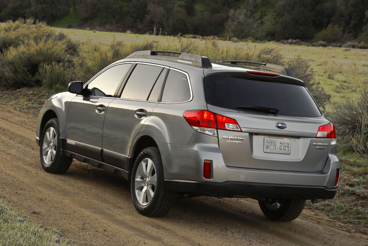 2010 Subaru Outback 3.6R Picture