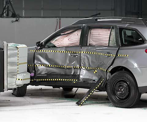 2010 Subaru Outback IIHS Side Impact Crash Test Picture