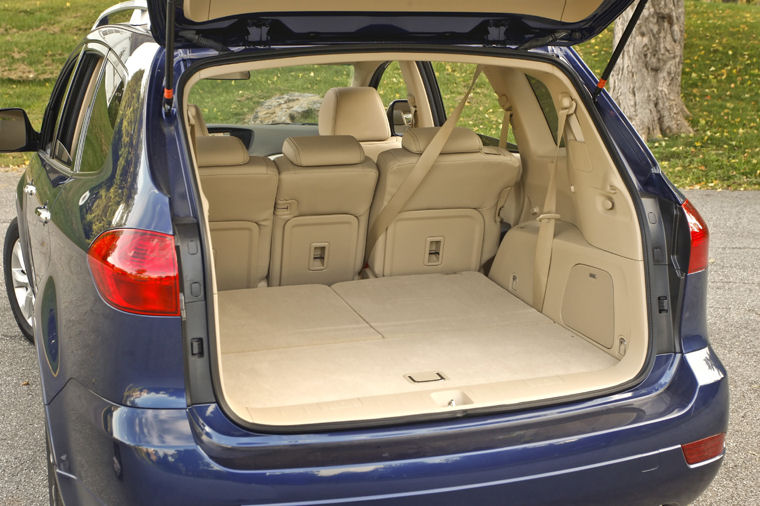 2010 Subaru Tribeca 3.6R Touring Trunk Picture