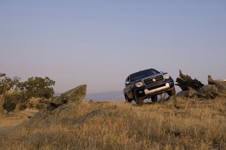 2009 Suzuki Equator Crew Cab Picture