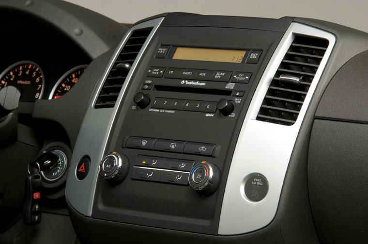 2009 Suzuki Equator Dashboard Picture