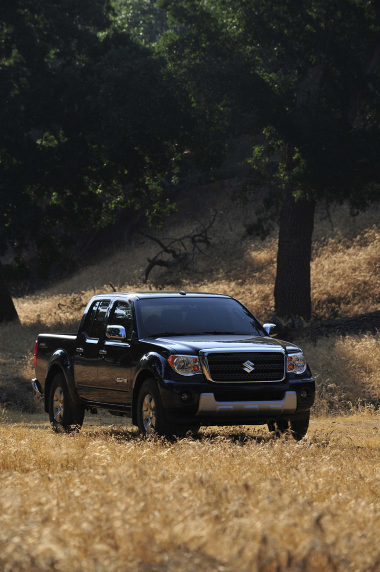 2009 Suzuki Equator Crew Cab Picture