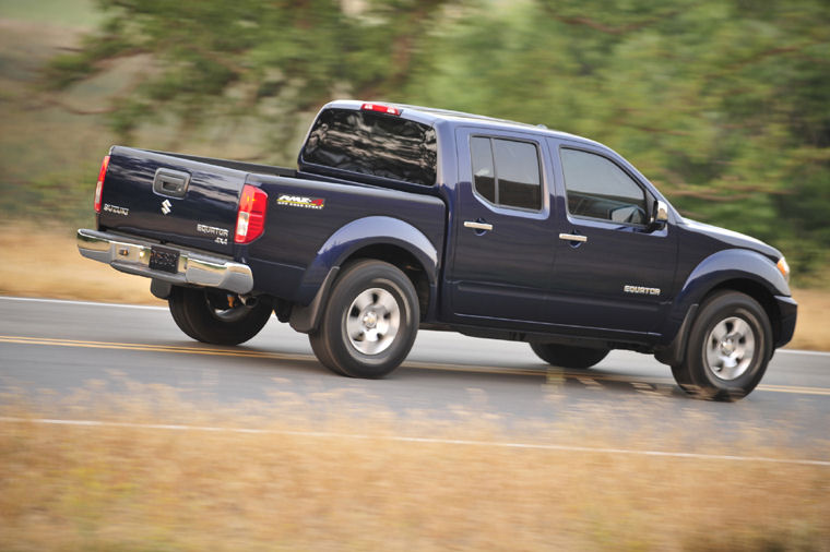 2009 Suzuki Equator Crew Cab Picture