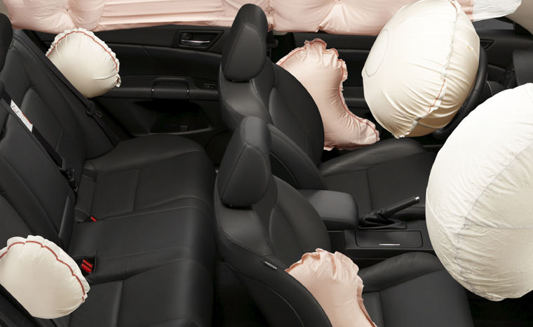 2010 Suzuki Kizashi Airbags Picture