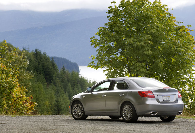 2010 Suzuki Kizashi Picture