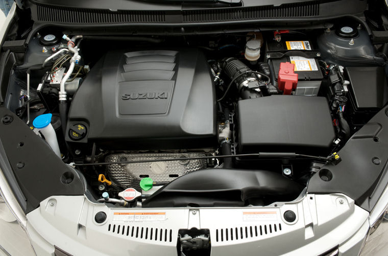 2011 Suzuki Kizashi 2.4L 4-cylinder Engine Picture