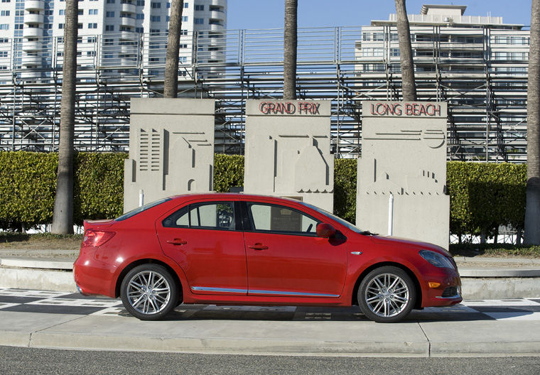 2011 Suzuki Kizashi Sport Picture