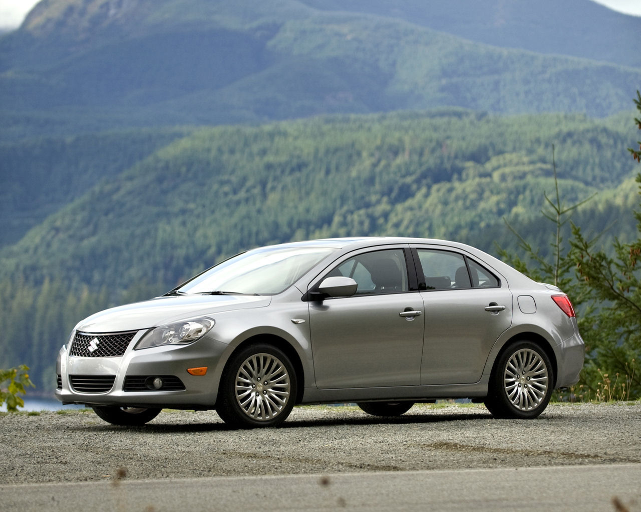 Suzuki Kizashi Desktop Wallpaper