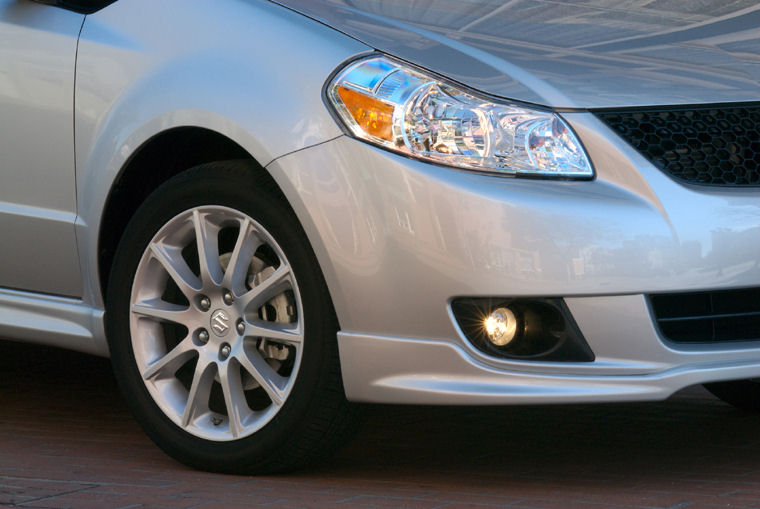 2009 Suzuki SX4 Sedan Headlight Picture