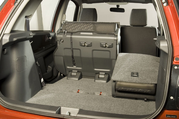 2009 Suzuki Crossover Hatchback Trunk Picture