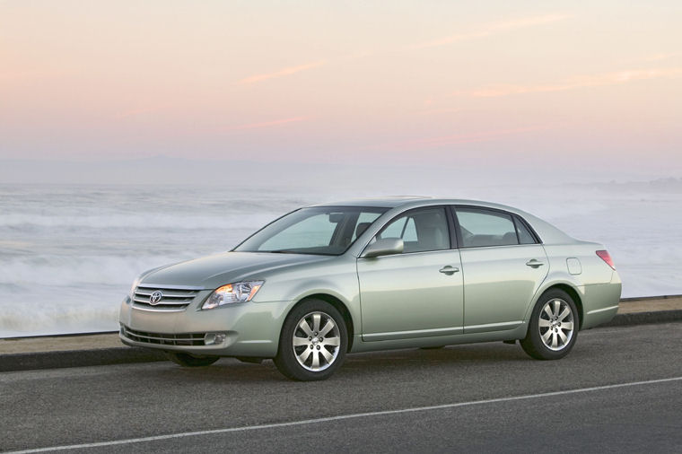 2008 Toyota Avalon XLS Picture