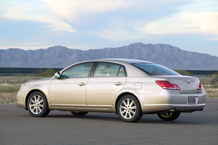 2009 Toyota Avalon Limited Picture